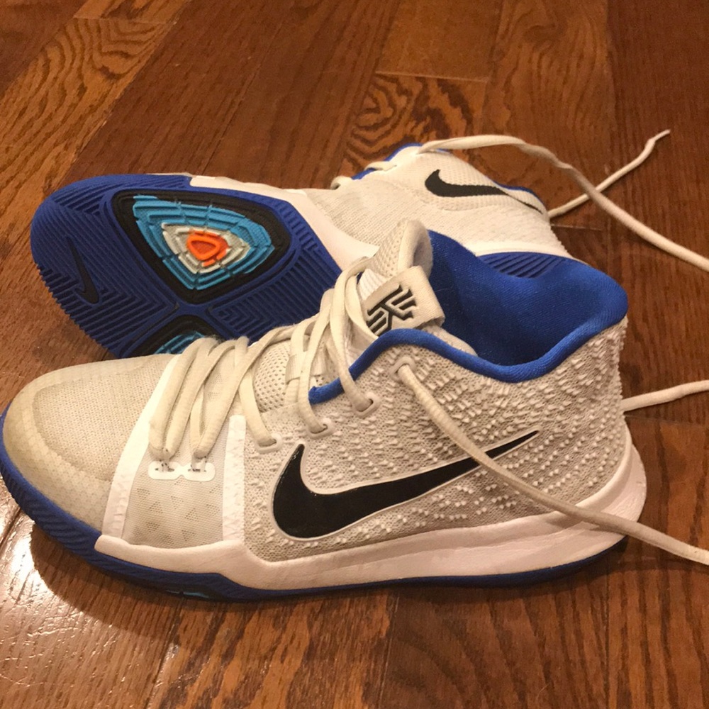 Kids Nike 5.5 shoes